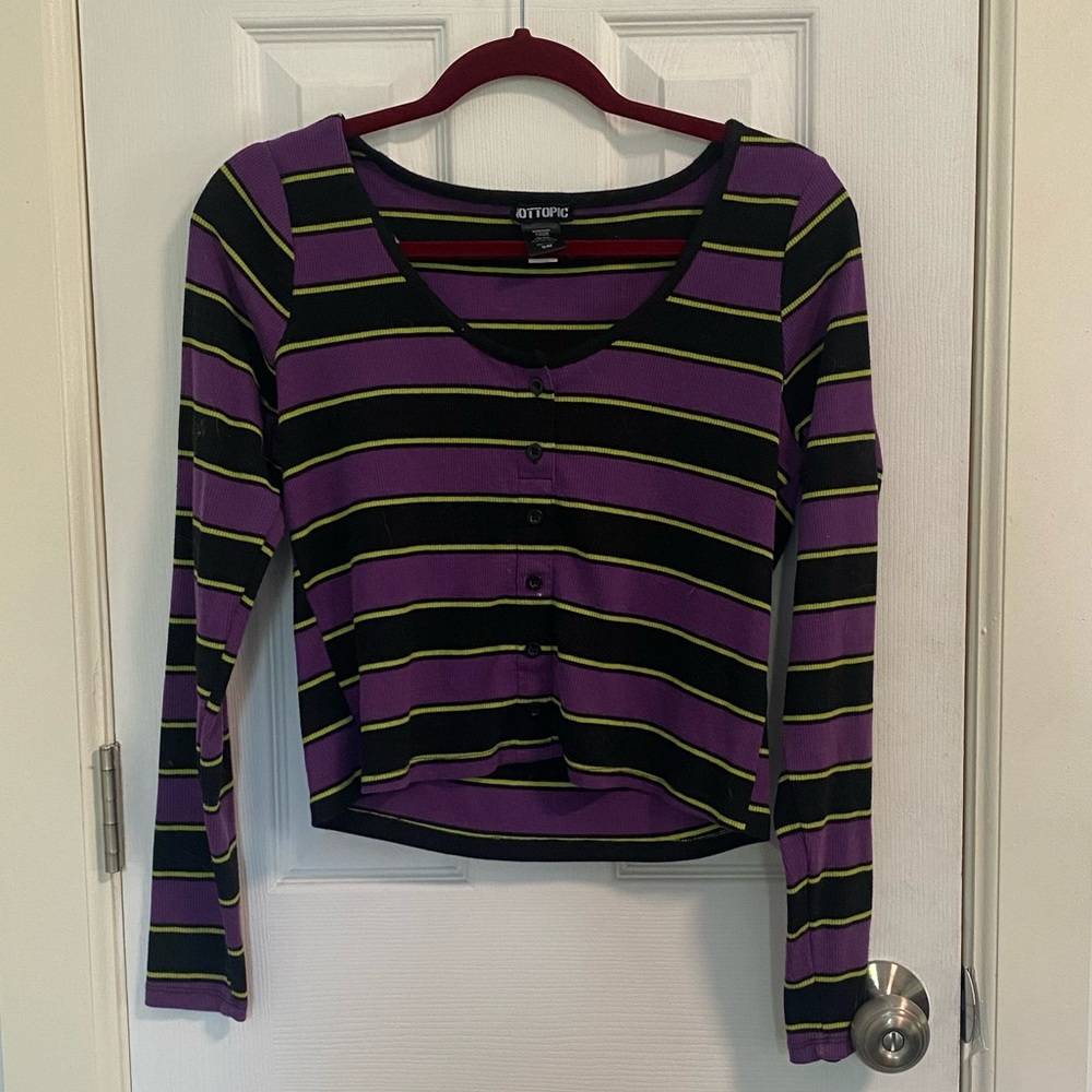 🖤3/$30 Hot Topic Purple and Green Striped Shirt